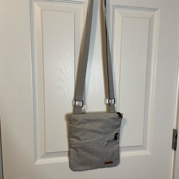 EUC Eddie Bauer gray/white 3-zipper crossbody travel bag w/ adjustable strap - Picture 8 of 11